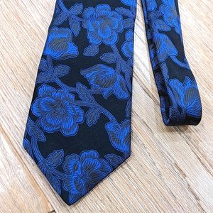 Ted Baker floral pattern 100% silk tie